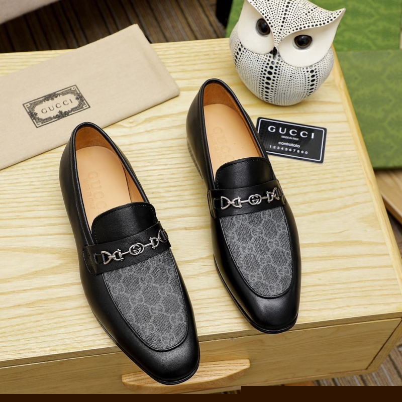 G*u*i leather shoes